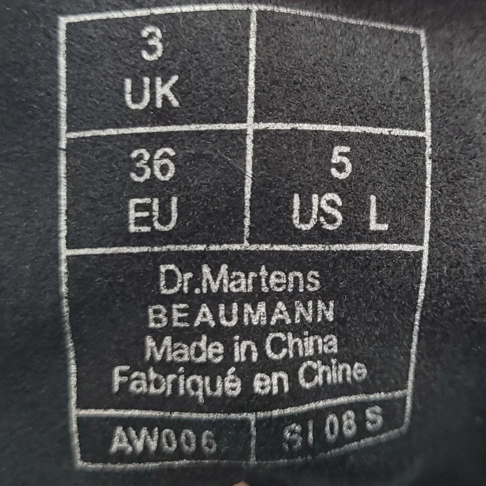 Dr. Martens Beaumann black leather platform ankle boots - Picture 7 of 7